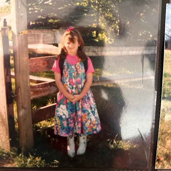 Meet your Posher, Danielle - Picture 2 of 2